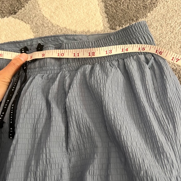 Nike Women’s Packable Running Pants - Picture 4 of 9